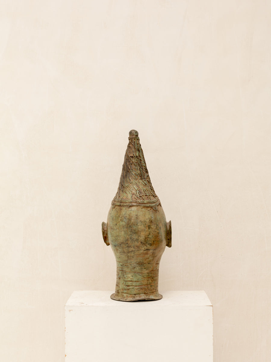 Cabeza de Benín - Eweka - País: Nigeria   Material: Aleación de bronce  Medidas: 19X47cm