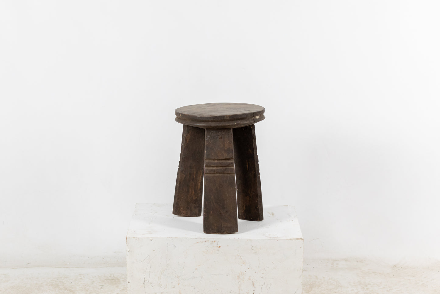 Taburete antiguo Senufo Méguet - País: Burkina Faso Material: Madera Medidas: 27X25cm