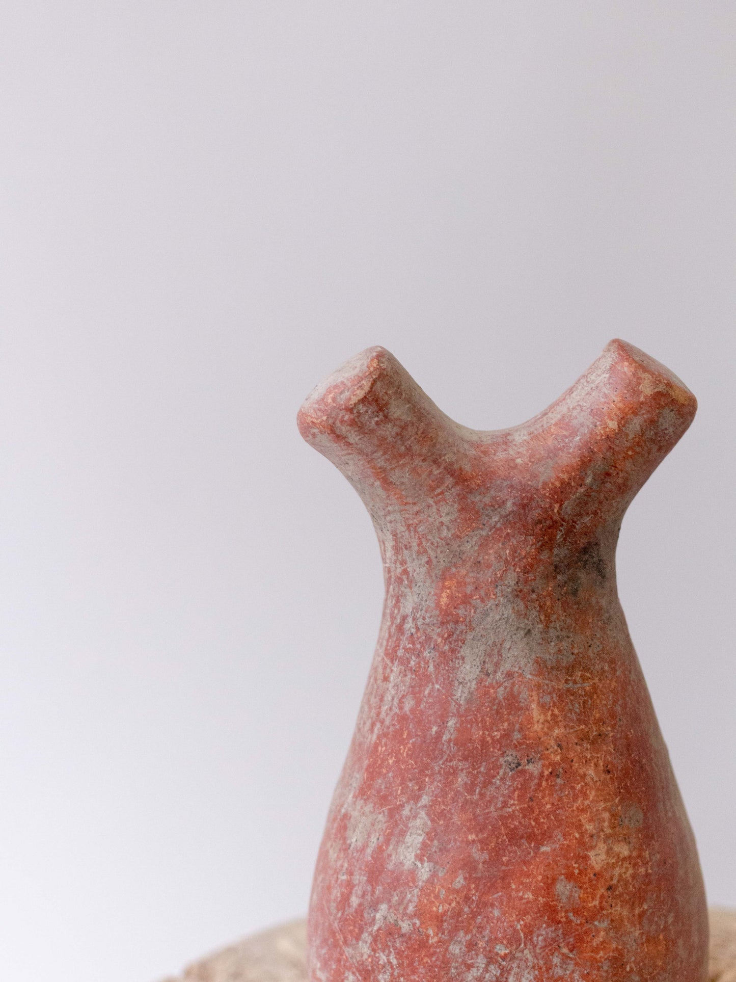 Vasija antigua Yibuti - País: Burkina Faso Material: Terracota Medidas: 9x20cm