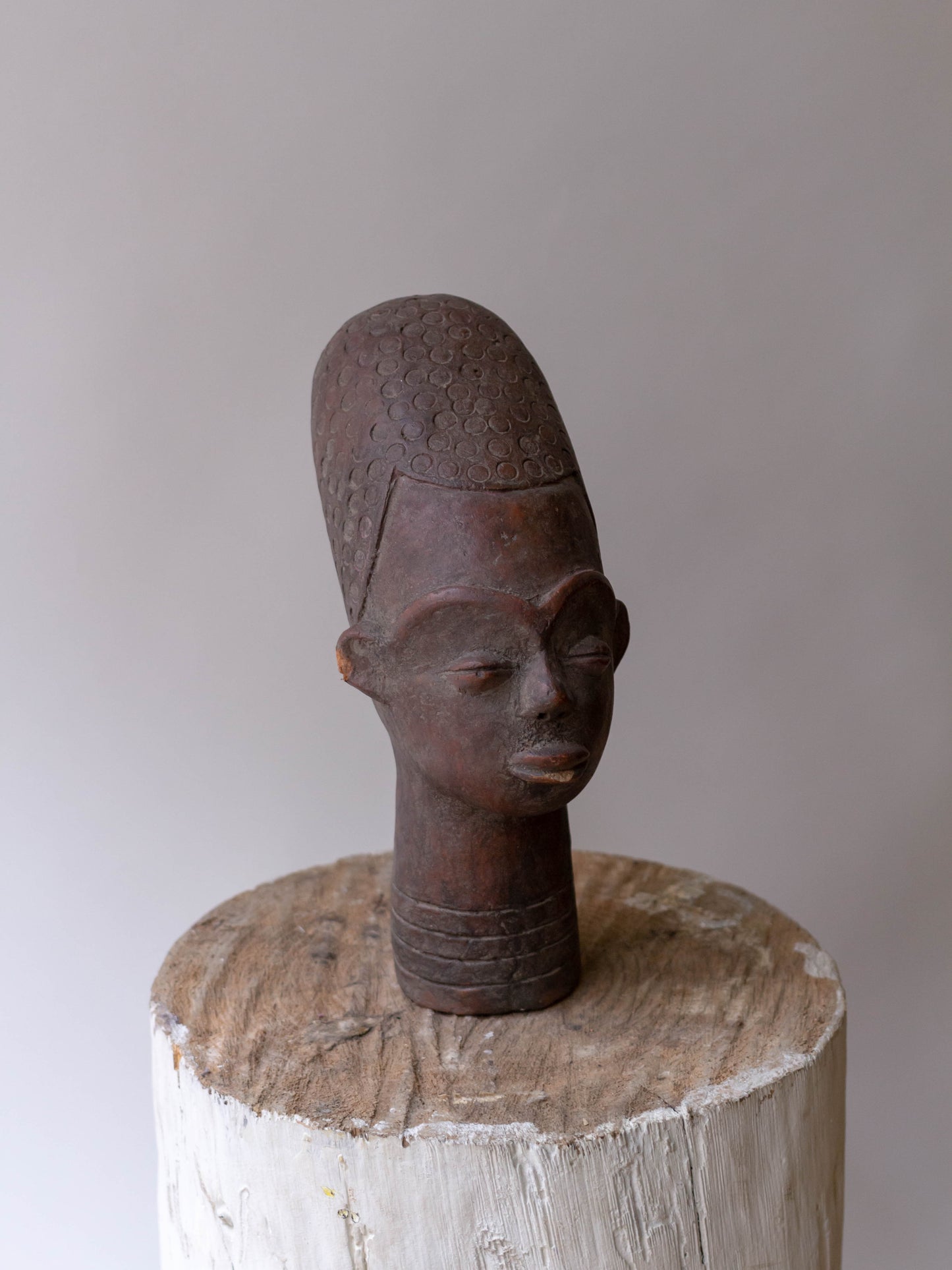 Cabeza Ashanti Mim - País: Ghana Material: Terracota Medidas: 18x11x26cm