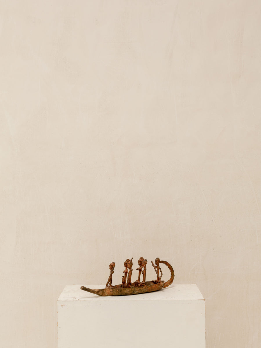 Barca Dogón (M) - País: País Dogón, Mali.   Material: Aleación de bronce  Medidas: 31X7X9cm