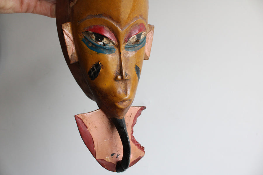Máscara decorativa en madera pájaro