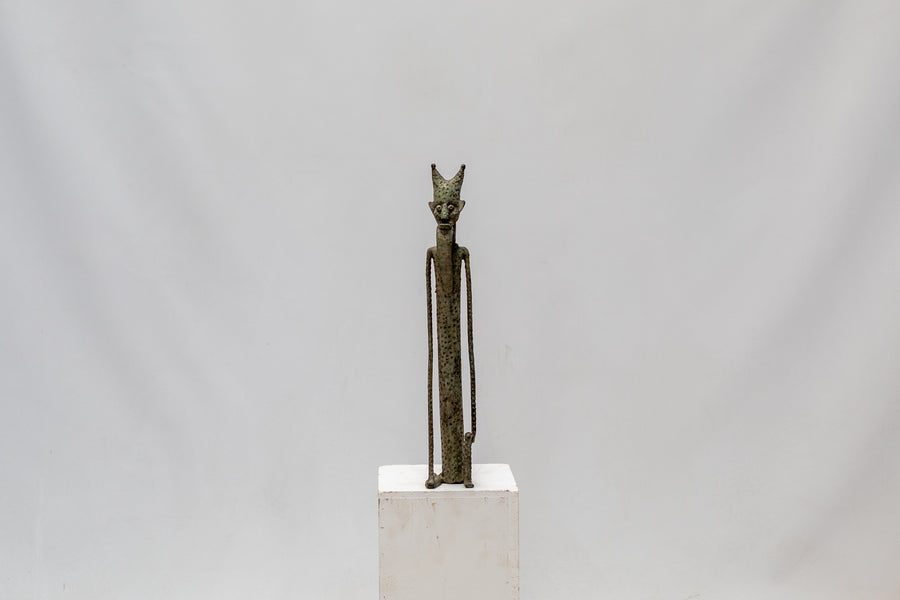 Hombre Dogón Taoudenni con cuernos - País: País Dogón, Mali.   Material: Aleación de bronce  Medidas: 7X8X50cm